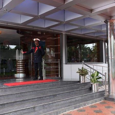 Nila Residency Hotel Shoranur Kültér fotó