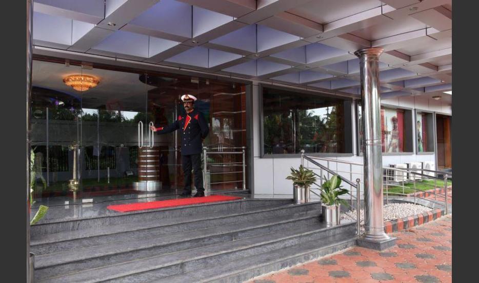 Nila Residency Hotel Shoranur Kültér fotó